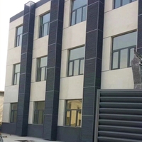 Fenêtre Jalousie d'aération extérieure en aluminium, volet à persiennes réglable avec lames en verre trempé pour la confidentialité et le flux d'air