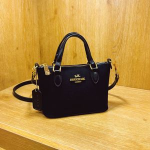 Modelo 2025 del Bolso de Mano para Dama en Forma de Cesta de Verduras. Hecho de material PU. Diseños de Diseñadores de Marca.729 - Product Image 4