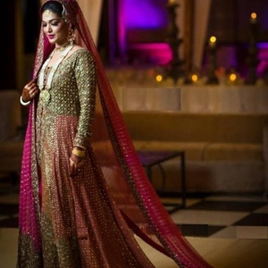 ATIYA LIBAS indien/pakistanais superbe mariée traditionnelle élégante acétate étage longueur robe piste lourde Zardozi broderie - Product Image 1