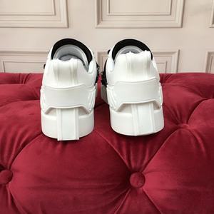 Chaussures de course en caoutchouc luxueuses pour hommes, pour les sports de plein air, offrant confort et style, tendance et à la mode, de haute qualité. - Product Image 3