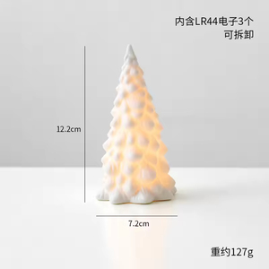 Petite décoration de table Cadeau de Noël Arbre de Noël à LED en porcelaine blanche faite à la main pour la décoration de Noël - Product Image 5