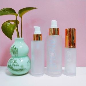 ขวดแก้วใสทรงกลมขนาด 200 มล. สำหรับบรรจุภัณฑ์ผลิตภัณฑ์ดูแลผิวหน้า ขวดโทนเนอร์แบบขุ่นพร้อมจุกปิดด้านใน - Product Image 3