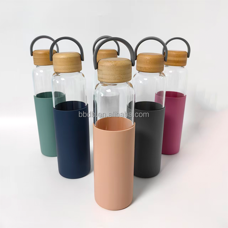 Silikonhülle für Glaswasser-, Saft-, Kaffee- und Teeflaschen aus Borosilikatglas mit Bambusdeckel****^^^^ https://www.siboasi.com