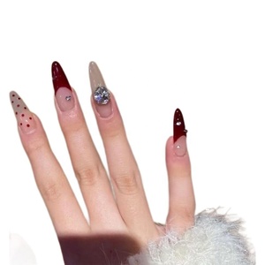 Desgaste de Arte de uñas hecho a mano puro: lunares franceses rojos para el Año Nuevo, blanqueamiento y estilo de alta gama. Parches de uñas desmontables - Product Image 4
