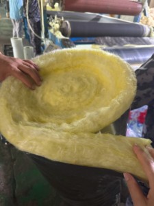 <strong>ISO</strong> Certified 25mm Thick <strong>Glass</strong> <strong>Wool</strong> India Fireproof Fiberglass <strong>Wool</strong> Felt Foil Soundproof Metal for Exterior Construction - Product Image 2