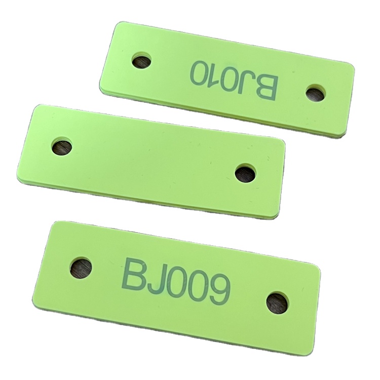 Silicone Hang Tag
