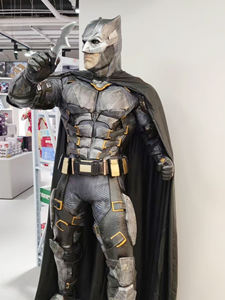 Sculpture en fibre de verre à l'échelle 1:1 de Batman, <span class=keywords><strong>Iron</strong></span> <span class=keywords><strong>Man</strong></span> et Spider-<span class=keywords><strong>Man</strong></span> de Marvel, ornement de sol fait à la main pour la décoration des médias sociaux - Product Image 4