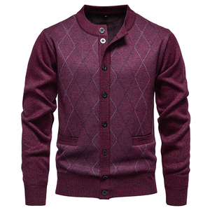Fabricants de vêtements personnalisés, cardigan en tricot à col rond à manches longues classique pour <span class=keywords><strong>homme</strong></span>, en polaire d'hiver épaisse, anti-rides, chaud - Product Image 3