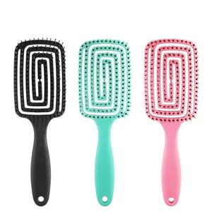 <span class=keywords><strong>Brosse</strong></span> à <span class=keywords><strong>cheveux</strong></span> en plastique incurvée à pointe sphérique en nylon ultra doux de marque privée <span class=keywords><strong>brosse</strong></span> à <span class=keywords><strong>cheveux</strong></span> à évent creux <span class=keywords><strong>brosse</strong></span> démêlante pour <span class=keywords><strong>cheveux</strong></span> bouclés - Product Image 3