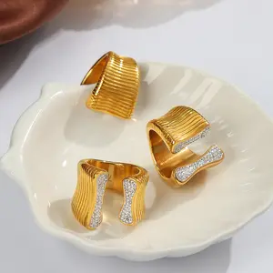 Chic einzigartige gestreifte Textur kubischer Zirkonia knochenförmiger Ring tarnfrei 18k Gold plattiert klobig edelstahl offen großer Ring