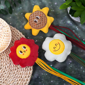 Varita de Juguete Interactiva para Gatos con Cara Sonriente Personalizada, Peluche de Dibujos Animados, Juguete para Aliviar el Aburrimiento, Hecho en Zhejiang - Product Image 2