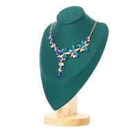 Nouveau logo personnalisé du fabricant en forme de cœur collier présentoir de luxe buste mannequin pour accessoire de bijouterie