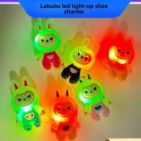Nouvelles décorations LED en caoutchouc pour chaussures, accessoires de bricolage, boucles lumineuses pour chaussures, breloques mignonnes de dessins animés perforées, pour la rentrée scolaire