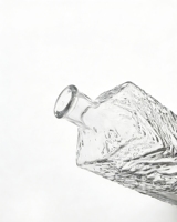 Bouteille en verre gaufré de luxe 500/700/750 ml pour gin artisanal haut de gamme, liqueur vieillie, brandy vieilli en chêne, bourbon whisky