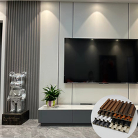 Panneau mural intérieur ignifuge et imperméable en WPC avec design cannelé, utilisation hôtelière, décoration en bois