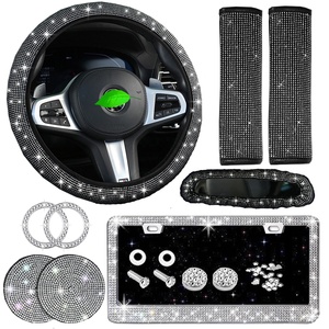 Couvre-volant de plaque d'immatriculation de jauge américaine Décoration intérieure de voiture Rhinestone Creative Diamond Ladies Hot Drilling Accoudoir Pad - Product Image 3