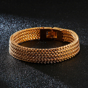 Pulsera de malla tejida de acero inoxidable para hombre |   Diseño Trenzado Audaz con Acabado Negro Antiguo |   Joyería Masculina Duradera y Elegante - Product Image 4