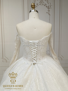 Vestido de Novia QUEENSGOWN de Encaje <span class=keywords><strong>Chantilly</strong></span> Clásico de Lujo <span class=keywords><strong>con</strong></span> Lentejuelas Brillantes, Hombros Descubiertos y Mangas Largas - Product Image 6