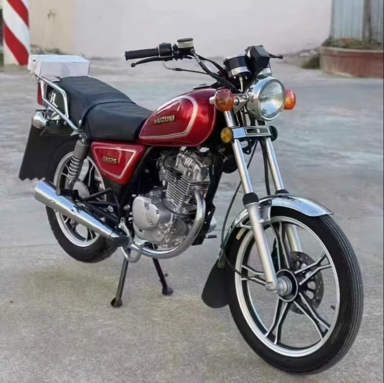 Buy Suzuki GN125 H Customizable Colors & Air-Cooled Engine