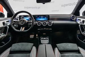 Auto Usata in Ottime Condizioni 2025 Mercedes <span class=keywords><strong>CLA</strong></span> 4-Matic AMG Line 2.0L SEDAN Pronta all'Uso, Senza Incidenti, Pronta per la Spedizione in Tutto il Mondo - Product Image 2