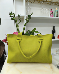 Grand sac fourre-tout tendance en jacquard tricoté 3D avec logo personnalisé pour femme, idéal pour les courses et la plage, avec personnalisation de marque - Product Image 3