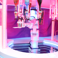 Robot barman automatique à 6 axes, distributeur de boissons, paiement par carte de crédit, construction métallique, 12 boissons alcoolisées pour bars, fêtes à domicile