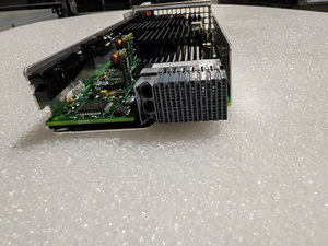 Carte de module E/S 4 ports 16 Go 303-392-000A-07 pour stockage Unity XT380/480/680/880 Unity 303-392-000A-07 4 ports 16 Gb - Product Image 4