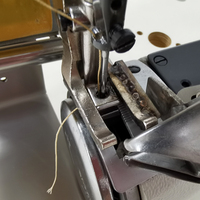 Machine à coudre industrielle à pied mobile robuste RN-441S-T pour matériaux épais et couture de panneaux de bois