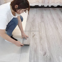 Suelo de plástico autoadhesivo para baño, el mejor precio para baldosas de cocina, Alfombra de vinilo de plástico de la mejor calidad, aspecto de suelo de PVC
