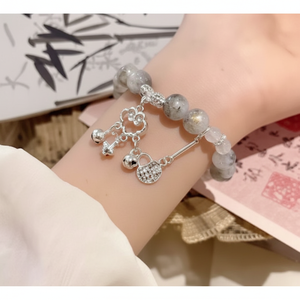 Vendita calda Trending moda croce farfalla lega di perle minimaliste braccialetti e braccialetti da donna all'ingrosso - Product Image 1