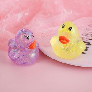 Canard en caoutchouc à presser le plus vendu – Jouet créatif anti-stress à paillettes dorées - Product Image 2
