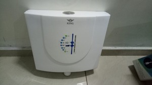 Cisterna de inodoro colgada en la pared de doble descarga de diseño moderno de nueva llegada fabricante indio accesorios de baño de tanque de agua oculto de plástico - Product Image 3