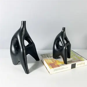 Simple modern black resin Abstract headless figure art sculpture decoration model room TV cabinet desktop decoration