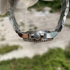 Montre automatique SD1953 avec cadran noir, lunette en céramique verte, NH35, étanche à 300 m, verre saphir, montres de plongée pour hommes - Product Image 4