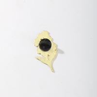 Broche en métal personnalisée, fleur de mignonette en émail, broche de revers, broche végétale pour sac, vêtements, décoration