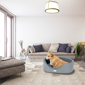Lit pour chien rectangulaire gris en polaire corail, housse amovible et lavable, toutes saisons, pour intérieur, salon, style moderne, mousse à mémoire de forme, résistant à l'eau - Product Image 2