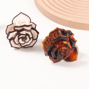 Kinling OEM diseño dulce doble Color Rosa flor horquilla pequeña Pvc princesa pelo garra - Product Image 3