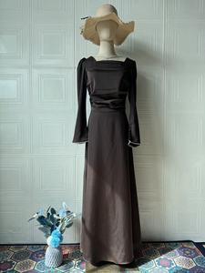 <span class=keywords><strong>Abito</strong></span> <span class=keywords><strong>in</strong></span> <span class=keywords><strong>Raso</strong></span> a <span class=keywords><strong>Maniche</strong></span> <span class=keywords><strong>Lunghe</strong></span> con Diamanti Incastonati GX-2026 dal Design Raffinato per Donne - Product Image 4