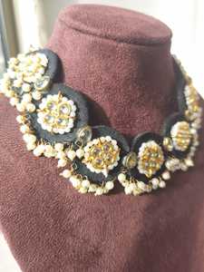 Conjunto de pendientes de collar de tela tradicional de última llegada con trabajo de perlas conjunto de joyería de declaración étnica de diseño único - Product Image 2