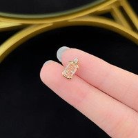 Collier en or jaune 18 carats avec diamant rose de laboratoire taille coussin allongée, motif petite fleur, diamant fantaisie certifié IGI et pierres latérales