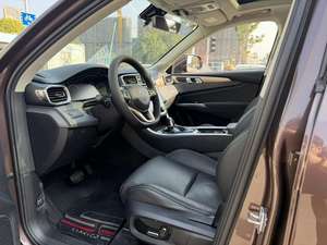 Hongqi H5 2.0T Edición Conectada y de Entretenimiento - Product Image 4