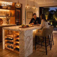 Îlot de cuisine personnalisé avec bar à vin, armoire en chêne blanc massif, rangement intégré pour maison à concept ouvert