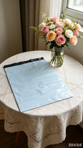 Sacs d'expédition en polyéthylène colorés OEM ODM, personnalisables avec logo imprimé, imperméables et résistants aux déchirures, pour la livraison transfrontalière de marques - Product Image 1