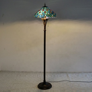 Lampes sur pied doubles LongHuiJing, style Tiffany traditionnel, design <span class=keywords><strong>plume</strong></span> <span class=keywords><strong>de</strong></span> <span class=keywords><strong>paon</strong></span>, 63 pouces, verre teinté multicolore, base en résine - Product Image 5