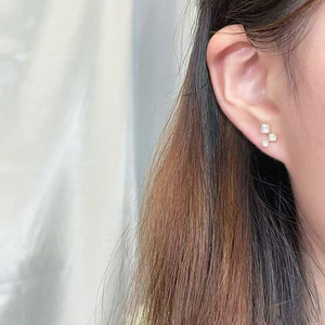 Pendientes de Diamantes Cultivados en Laboratorio de Oro Amarillo de 18K con Corte Princesa, Diseño Geométrico Cuadrado Pequeño, Estilo Lujoso y Moderno, Pendientes de Oreja con Forma de Corazón - Product Image 4