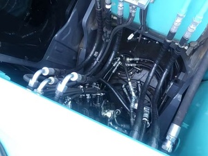 รถขุดตีนตะขาบ Kobelco SK130 มือสองปรับสภาพดี พร้อมอุปกรณ์ครบครัน ใช้งานน้อย - Product Image 4
