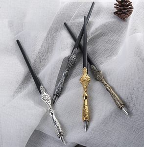 Barilotto di penna per intaglio <span class=keywords><strong>in</strong></span> <span class=keywords><strong>metallo</strong></span> retrò con portapenne per calligrafia <span class=keywords><strong>in</strong></span> legno per calligrafia Word Art disegno a penna e inchiostro verde <span class=keywords><strong>Vintage</strong></span> - Product Image 3