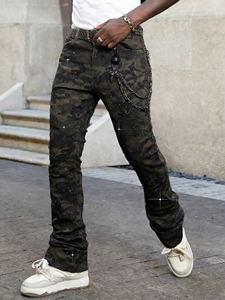 LTD-MTR1008 Jeans de mezclilla para hombre con lavado vintage, nuevo diseño, gráfico de camuflaje con pedrería, corte ajustado acampanado y dobladillo apilado - Product Image 1