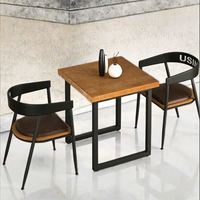 Table à manger rectangulaire convertible avec plateau en bois naturel et pieds en métal en forme de U double, style moderne pour hôtel, salon, bureau à domicile