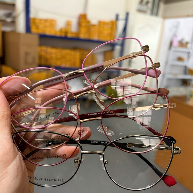 Factory Wholesale Price Metal Optical Frames New Stock Clearance Metal Eyeglasses Frames Women Round Optical Frames